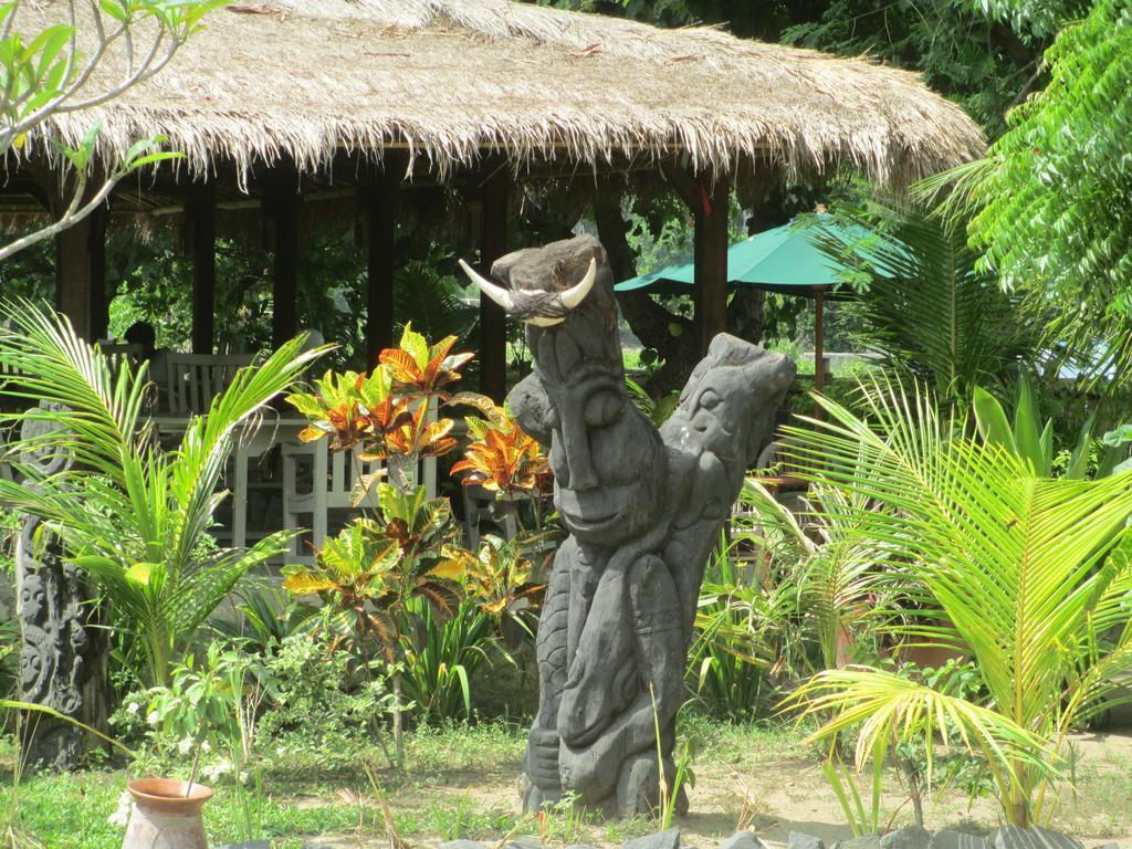 Selong Belanak Bungalows Exterior photo