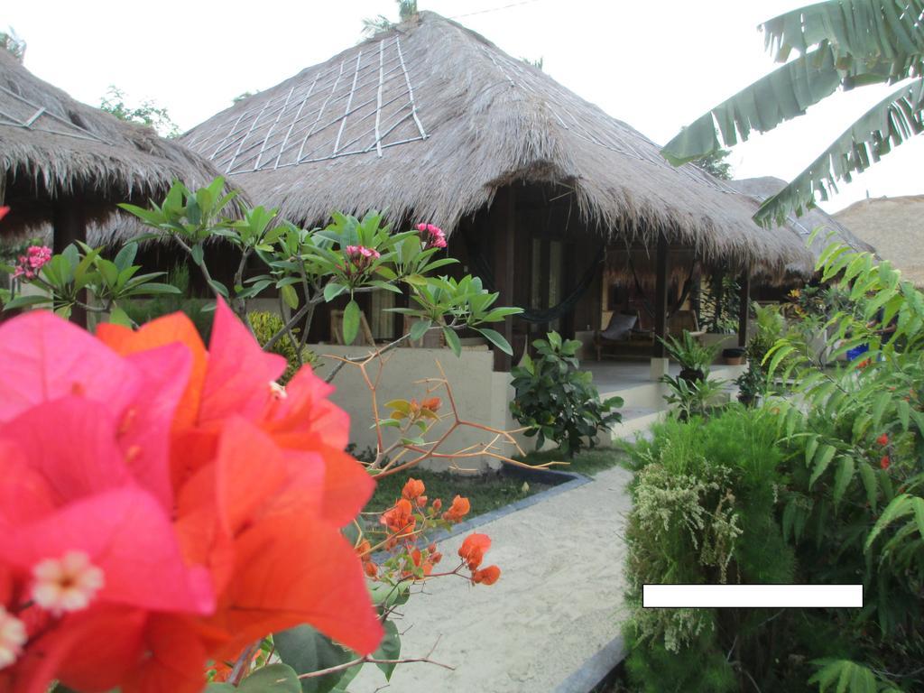 Selong Belanak Bungalows Exterior photo