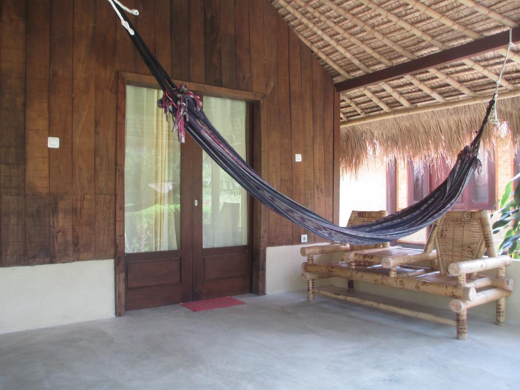 Selong Belanak Bungalows Exterior photo