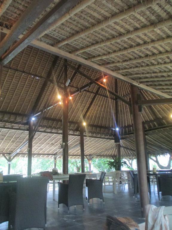 Selong Belanak Bungalows Exterior photo